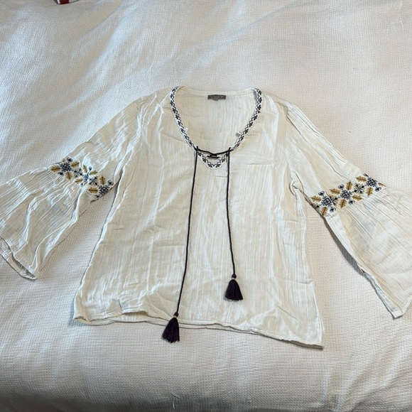 Lilla P Front Embroidered Gauze Top Boho Flowy V Neck Tassel Cream Flare Sleeve - Picture 2 of 9